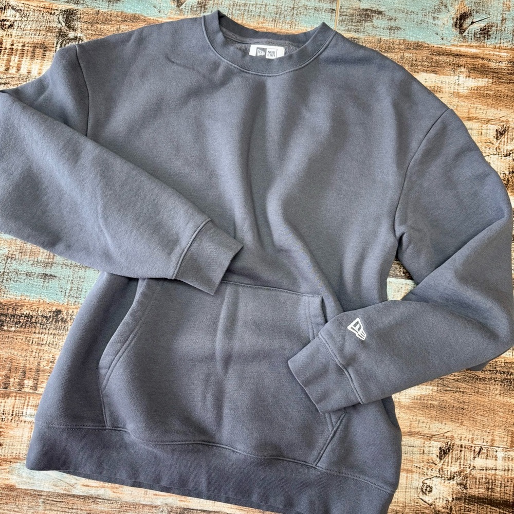 Men’s NEW ERA Crewneck Sweatshirt with Pocket | #X5